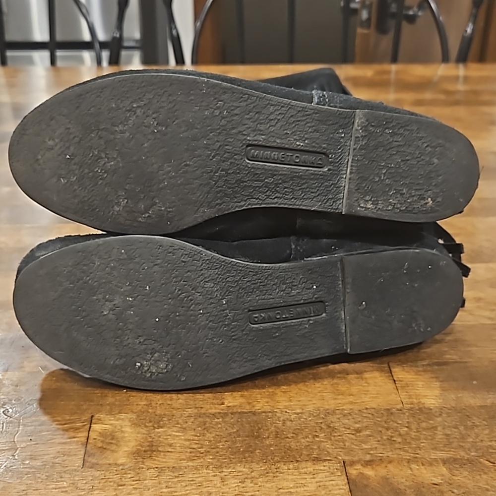 Minnetonka Moccasins - Picture 5 of 6